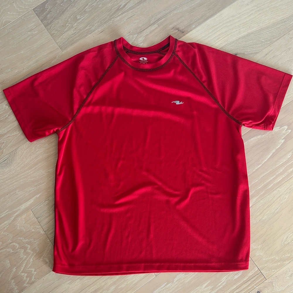 Athletic works men’s t-shirt - size large